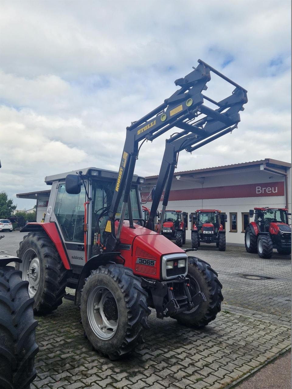 Traktor typu Massey Ferguson 3065 Allrad autotronic, Gebrauchtmaschine v Straubing (Obrázek 2)