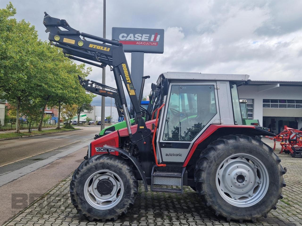 Traktor typu Massey Ferguson 3065 Allrad autotronic, Gebrauchtmaschine v Straubing (Obrázek 3)