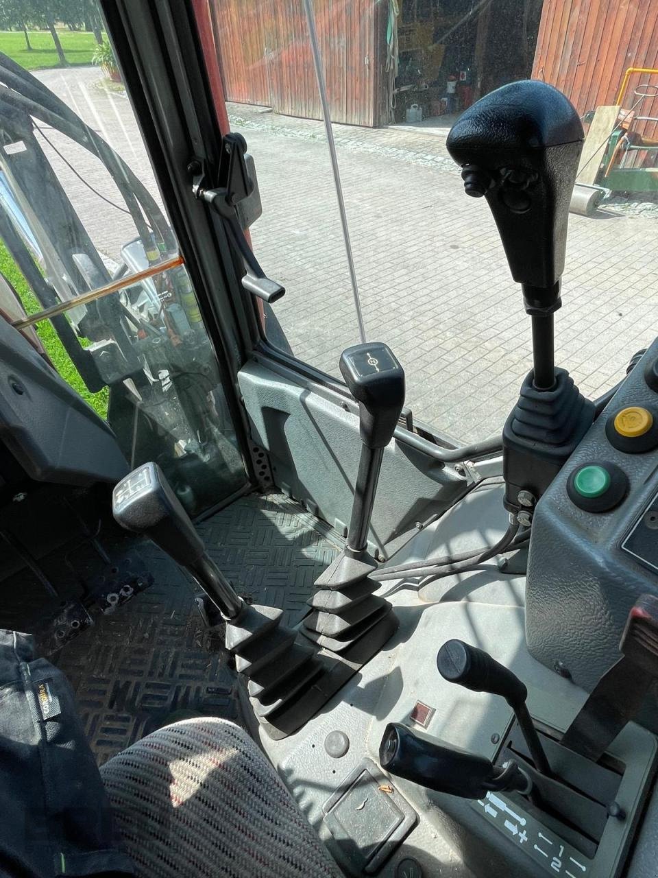 Traktor typu Massey Ferguson 3065 Allrad autotronic, Gebrauchtmaschine v Straubing (Obrázek 7)