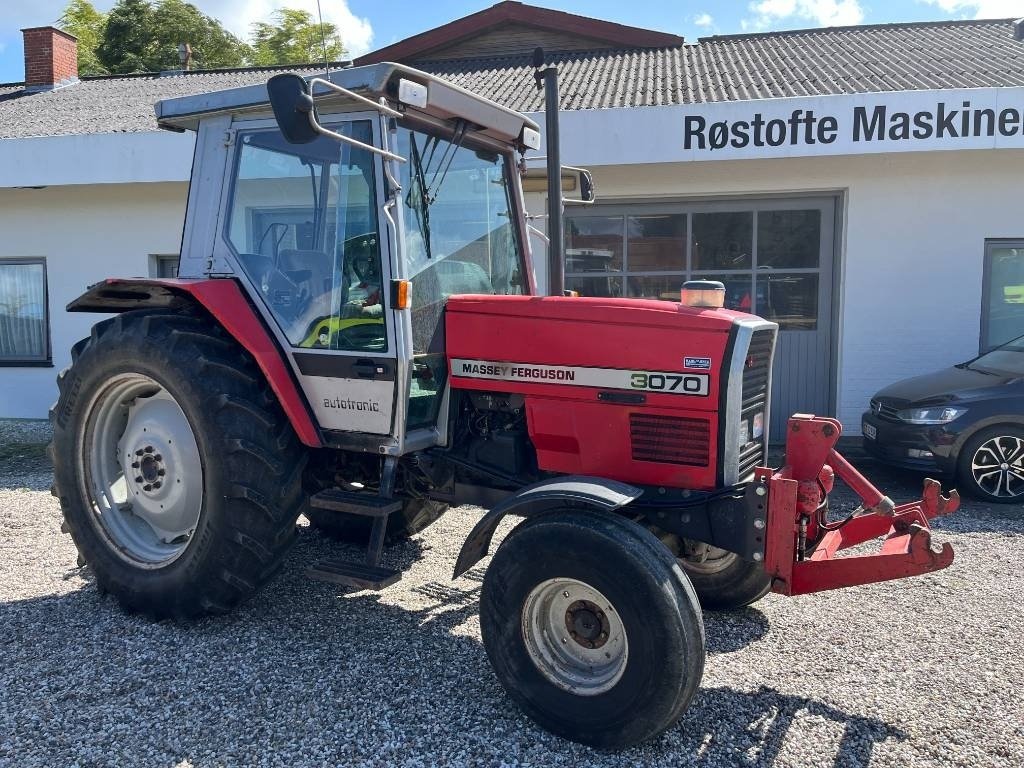 Traktor des Typs Massey Ferguson 3070, Gebrauchtmaschine in Mern (Bild 3)