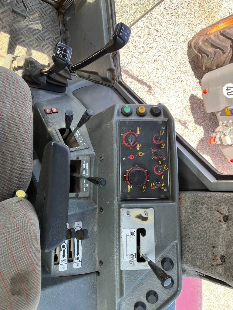 Traktor des Typs Massey Ferguson 3070, Gebrauchtmaschine in Mern (Bild 8)