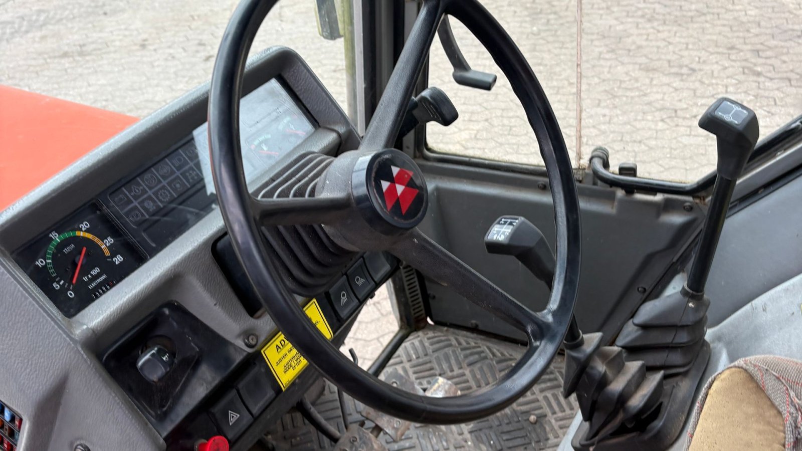 Traktor tip Massey Ferguson 3070, Gebrauchtmaschine in Roslev (Poză 16)