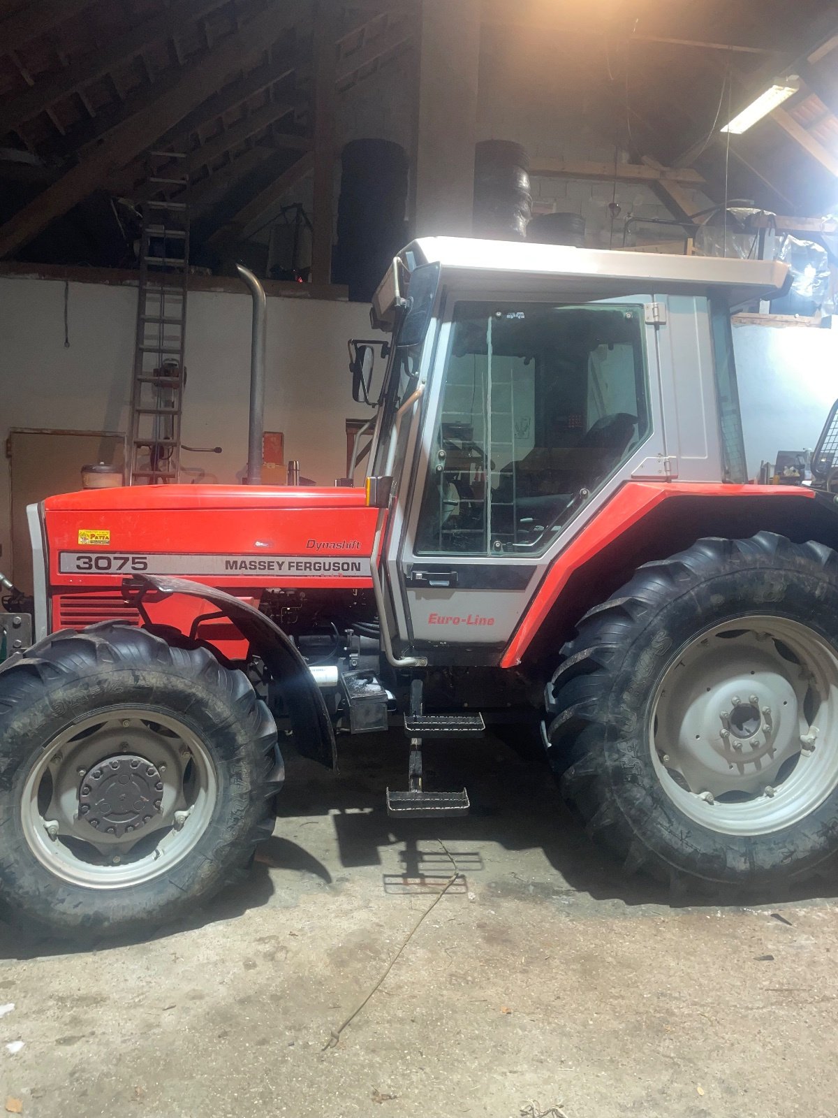 Traktor типа Massey Ferguson 3075 Dynashift, Gebrauchtmaschine в st.Leonhard Hw (Фотография 1)