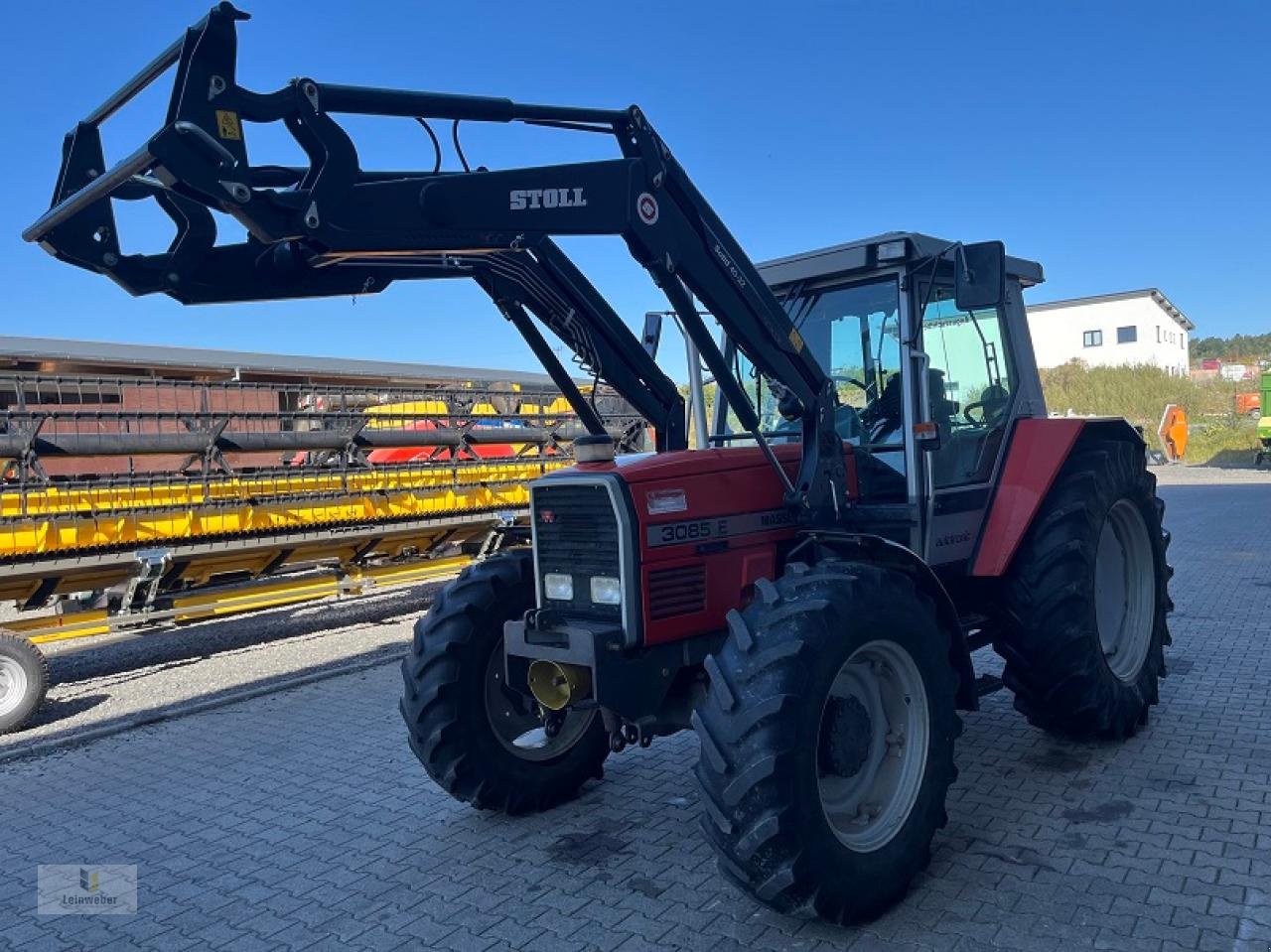Traktor des Typs Massey Ferguson 3085 E, Gebrauchtmaschine in Neuhof - Dorfborn (Bild 2)