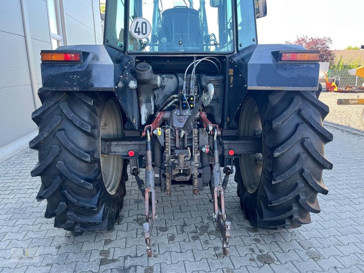 Traktor des Typs Massey Ferguson 3085 E, Gebrauchtmaschine in Neuhof - Dorfborn (Bild 5)