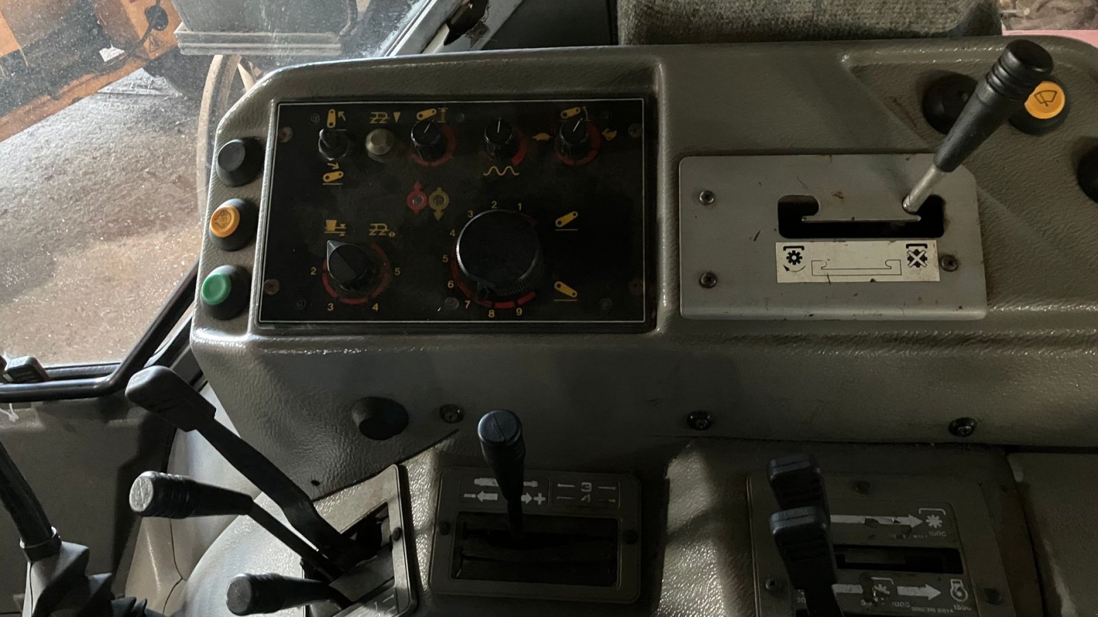 Traktor от тип Massey Ferguson 3095 Dynashift, Gebrauchtmaschine в Roskilde (Снимка 6)