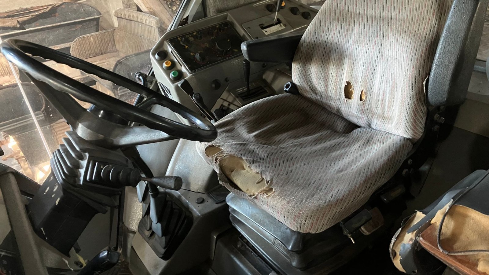 Traktor от тип Massey Ferguson 3095 Dynashift, Gebrauchtmaschine в Roskilde (Снимка 4)