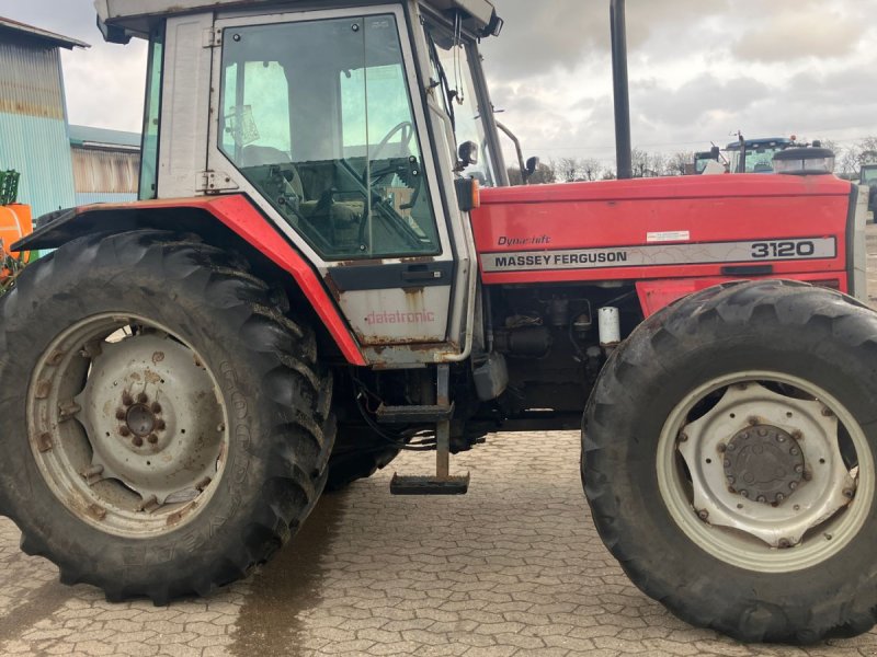 Traktor typu Massey Ferguson 3120, Gebrauchtmaschine v Rødekro