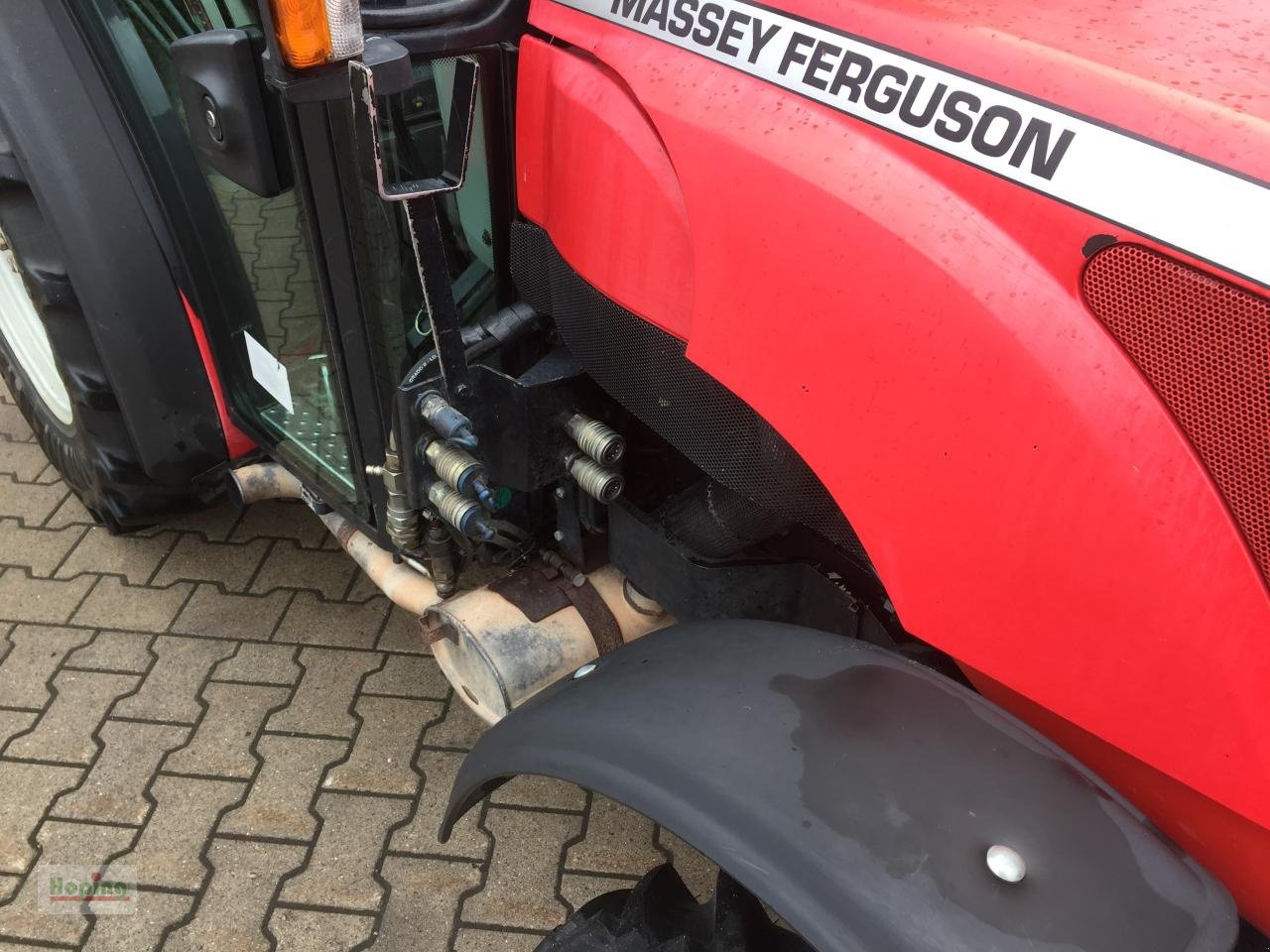 Traktor of the type Massey Ferguson 3350 S, Gebrauchtmaschine in Bakum (Picture 4)