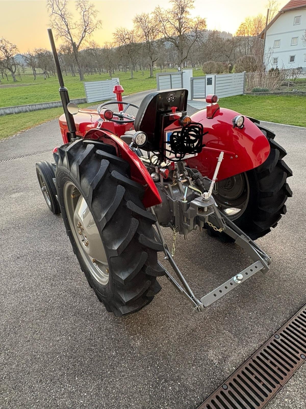 Traktor от тип Massey Ferguson 35X, Gebrauchtmaschine в St. Marienkirchen/Polsenz (Снимка 3)