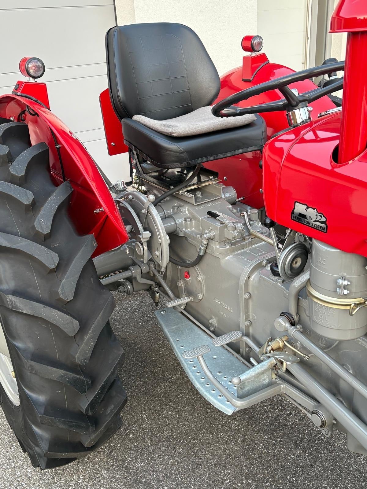 Traktor от тип Massey Ferguson 35X, Gebrauchtmaschine в St. Marienkirchen/Polsenz (Снимка 4)