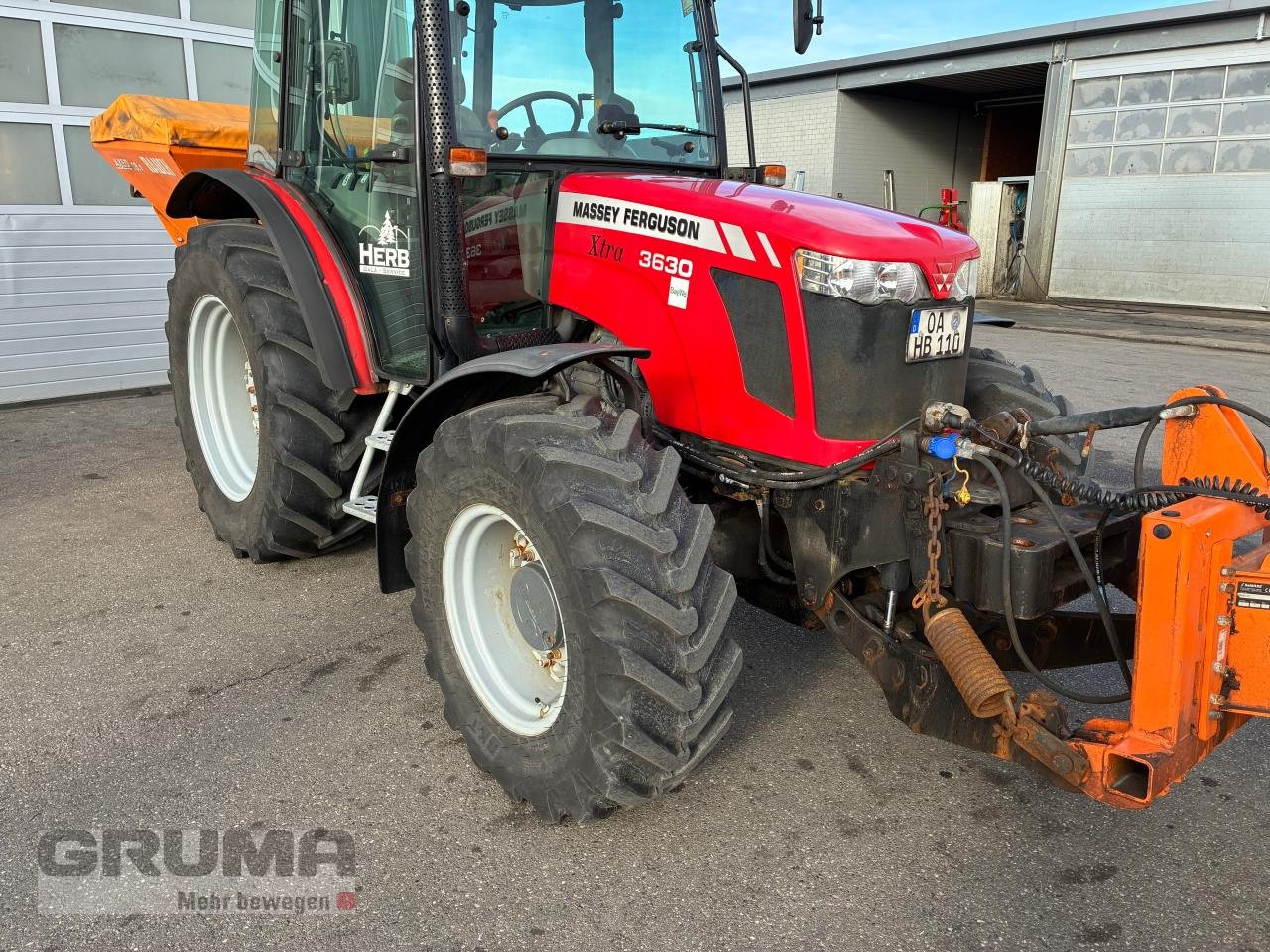 Traktor от тип Massey Ferguson 3630 Xtra, Gebrauchtmaschine в Friedberg-Derching (Снимка 9)