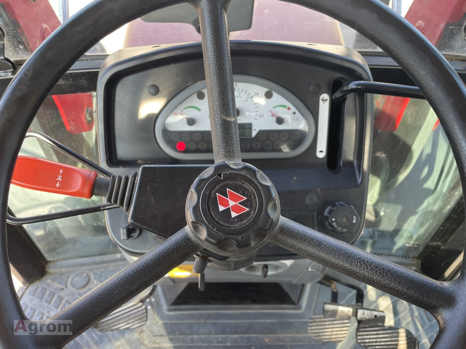 Traktor от тип Massey Ferguson 3635 A, Gebrauchtmaschine в Meißenheim-Kürzell (Снимка 12)