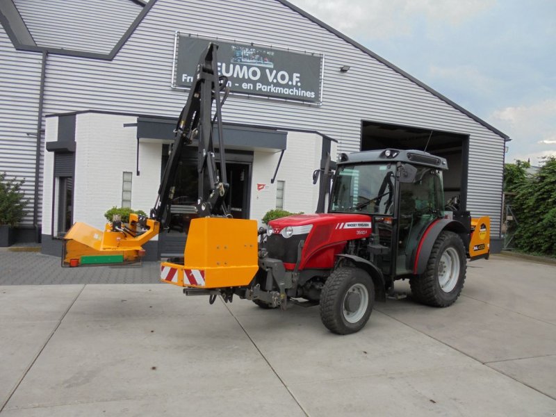 Traktor от тип Massey Ferguson 3640F, Gebrauchtmaschine в Hedel