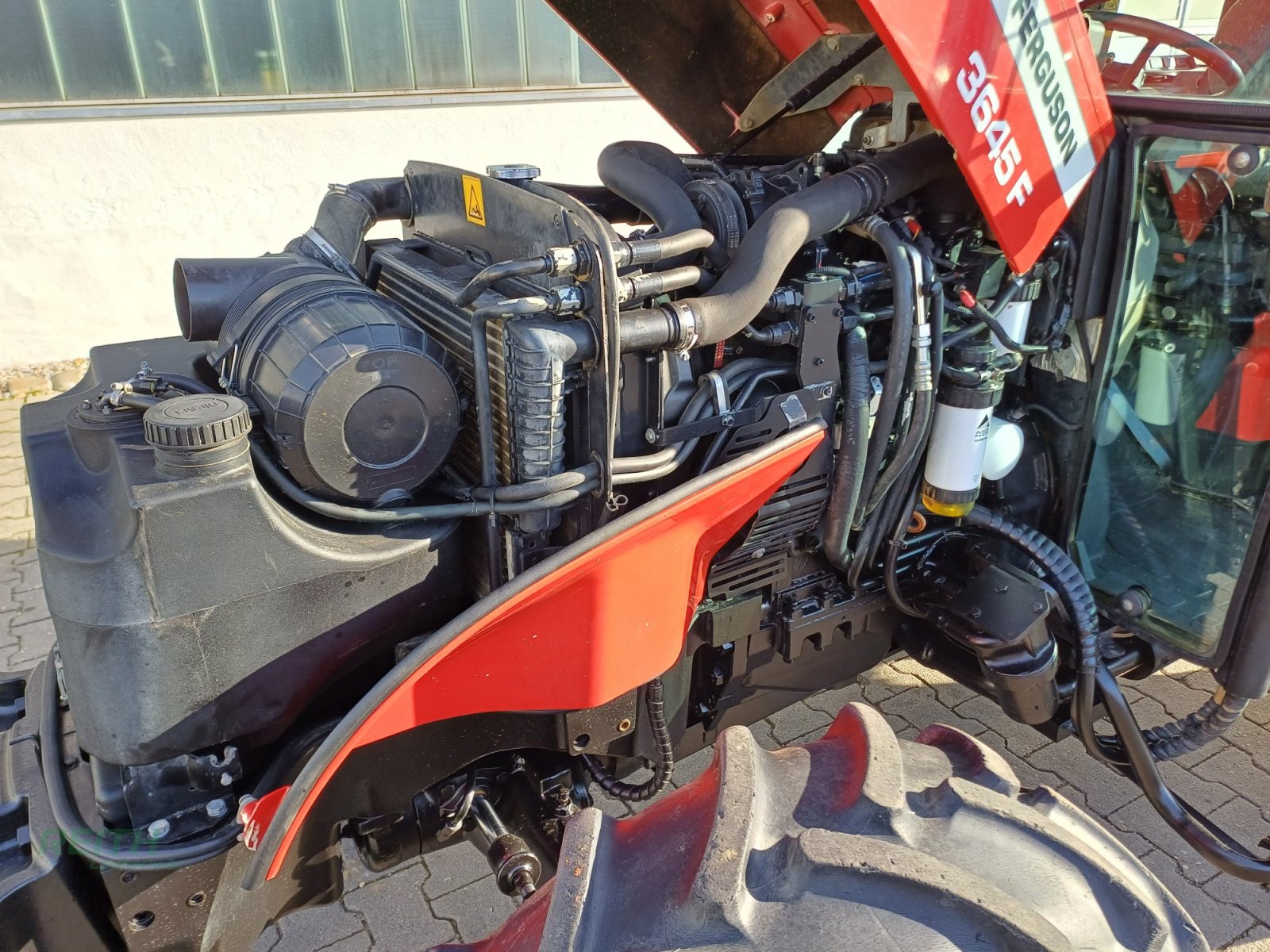 Traktor des Typs Massey Ferguson 3645 F, Gebrauchtmaschine in Wolnzach (Bild 10)