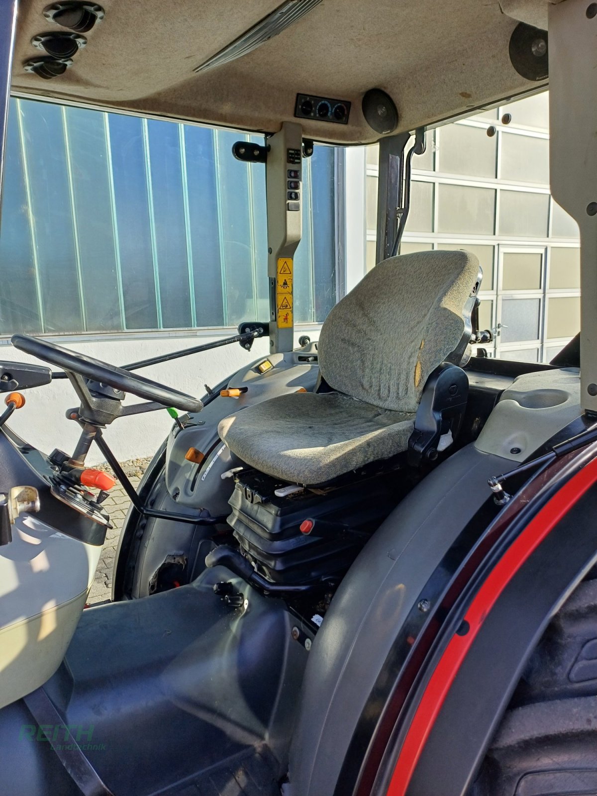 Traktor des Typs Massey Ferguson 3645 F, Gebrauchtmaschine in Wolnzach (Bild 12)