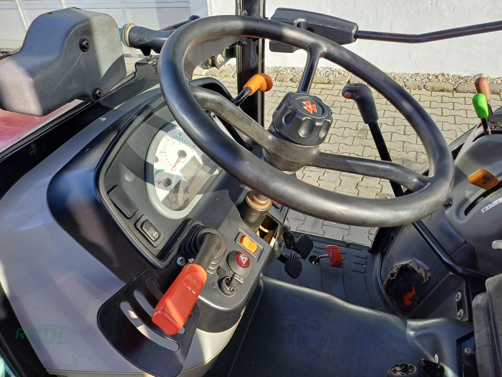 Traktor des Typs Massey Ferguson 3645 F, Gebrauchtmaschine in Wolnzach (Bild 13)