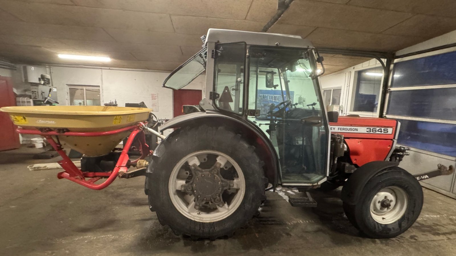 Traktor tipa Massey Ferguson 364S MED VICON SALTSPREDER!, Gebrauchtmaschine u Nørager (Slika 8)