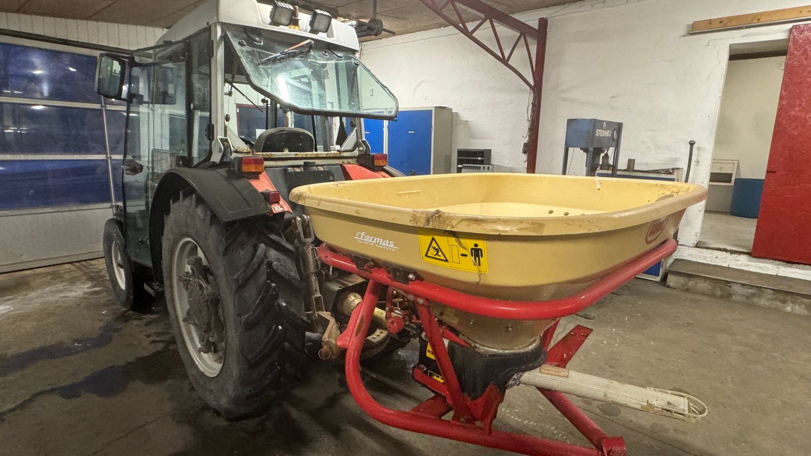 Traktor tipa Massey Ferguson 364S MED VICON SALTSPREDER!, Gebrauchtmaschine u Nørager (Slika 4)