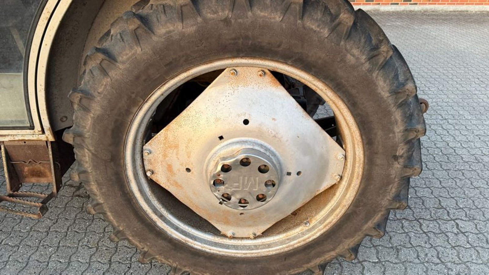 Traktor του τύπου Massey Ferguson 365, Gebrauchtmaschine σε Gjerlev J. (Φωτογραφία 9)