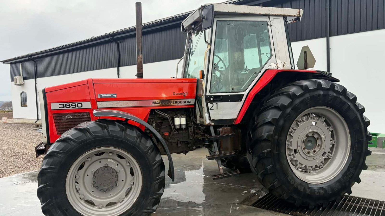 Traktor типа Massey Ferguson 3690 Dynashift, Gebrauchtmaschine в Mariager (Фотография 4)