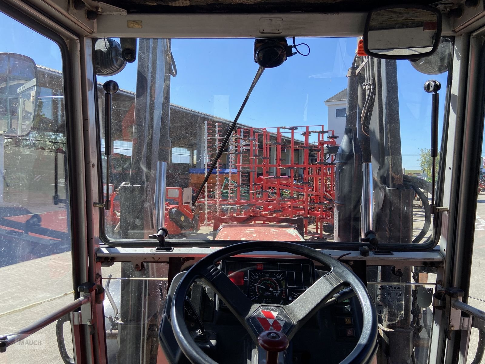 Traktor of the type Massey Ferguson 373-4 GT, Gebrauchtmaschine in Burgkirchen (Picture 11)