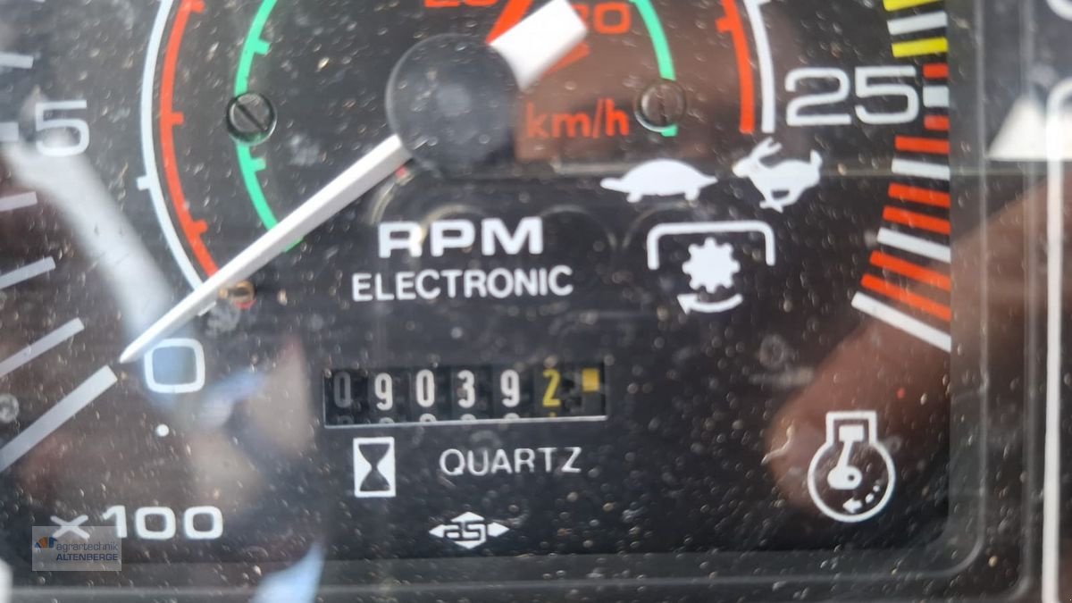 Traktor of the type Massey Ferguson 373 A, Gebrauchtmaschine in Altenberge (Picture 11)