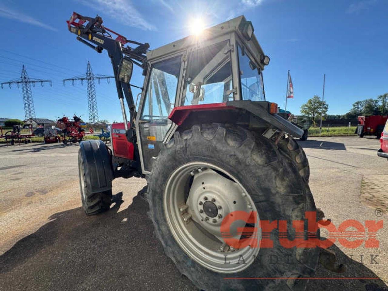 Traktor des Typs Massey Ferguson 375 A, Gebrauchtmaschine in Ampfing (Bild 5)