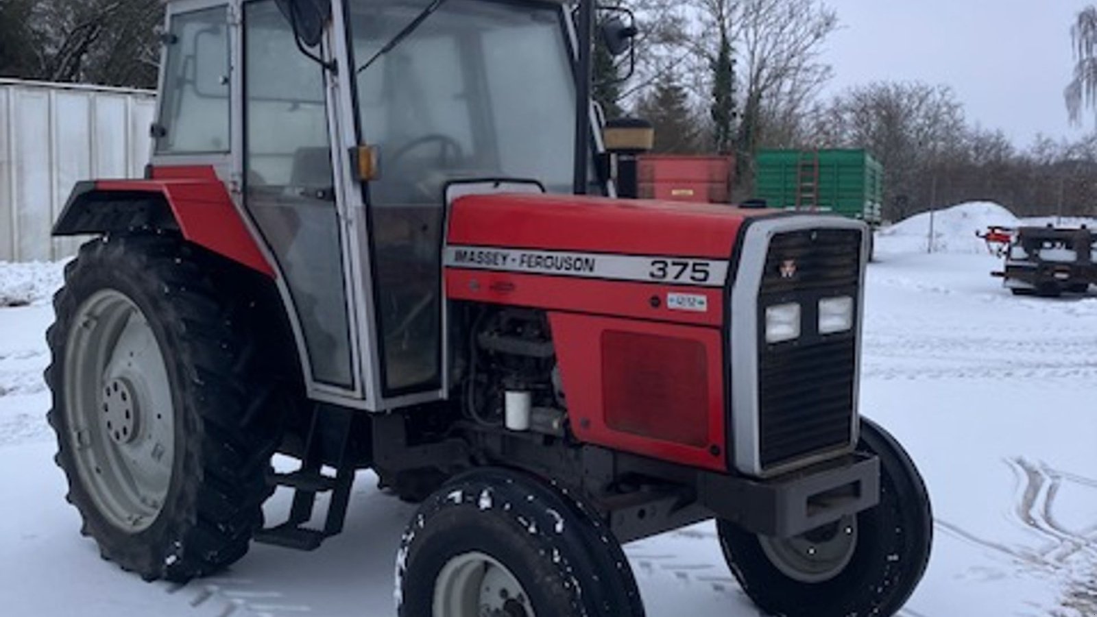 Traktor of the type Massey Ferguson 375 hilsen, Gebrauchtmaschine in Odense SV (Picture 2)