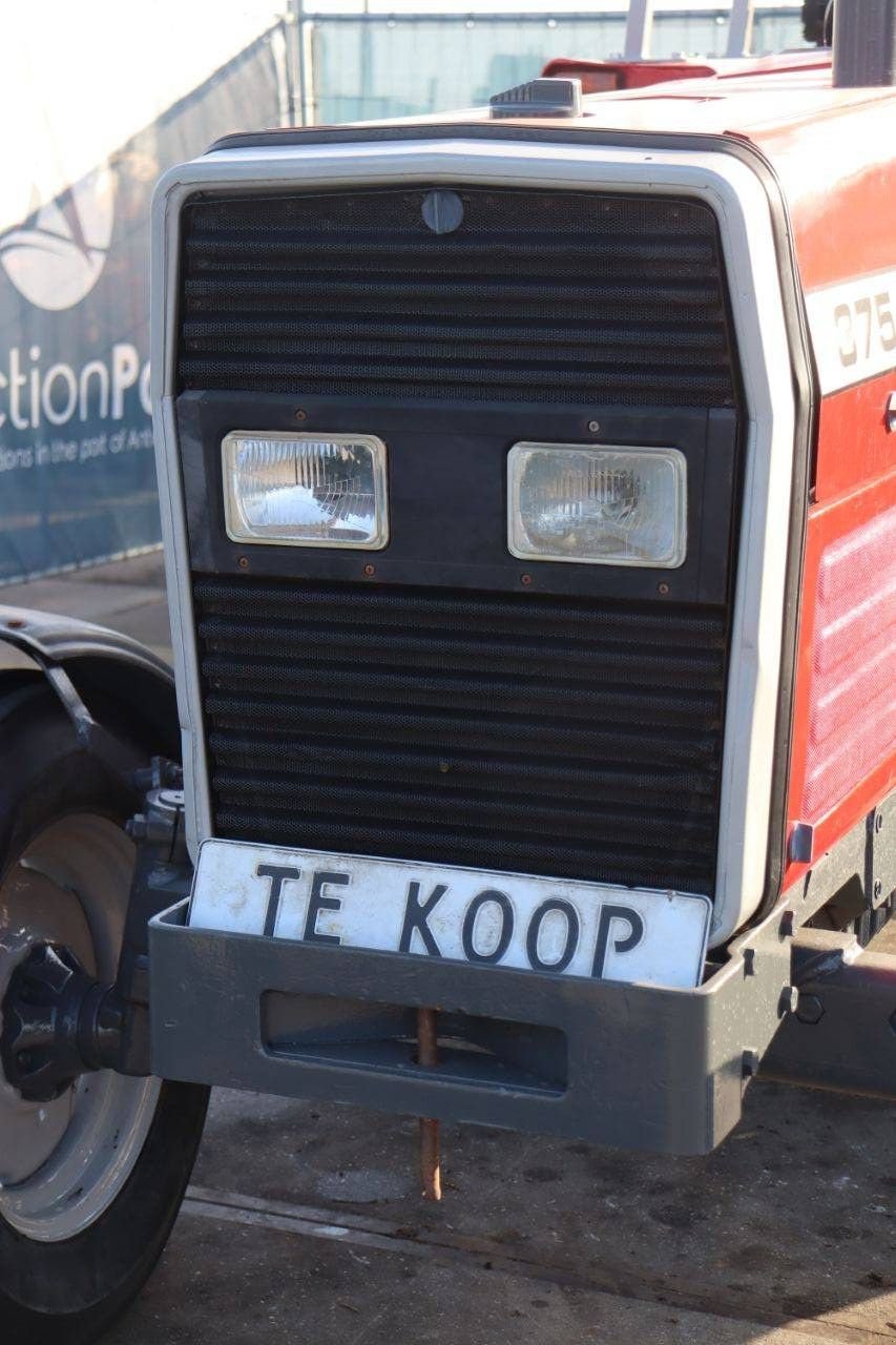 Traktor des Typs Massey Ferguson 375 WD, Gebrauchtmaschine in Antwerpen (Bild 11)