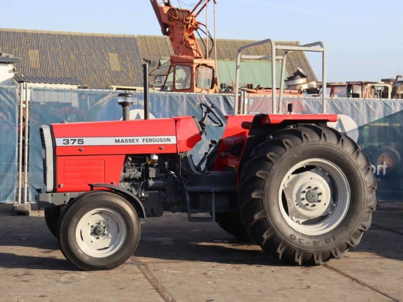 Traktor des Typs Massey Ferguson 375 WD, Gebrauchtmaschine in Antwerpen (Bild 1)