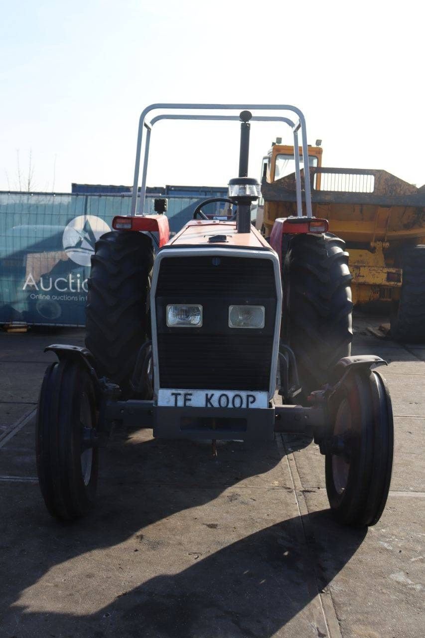 Traktor des Typs Massey Ferguson 375 WD, Gebrauchtmaschine in Antwerpen (Bild 9)