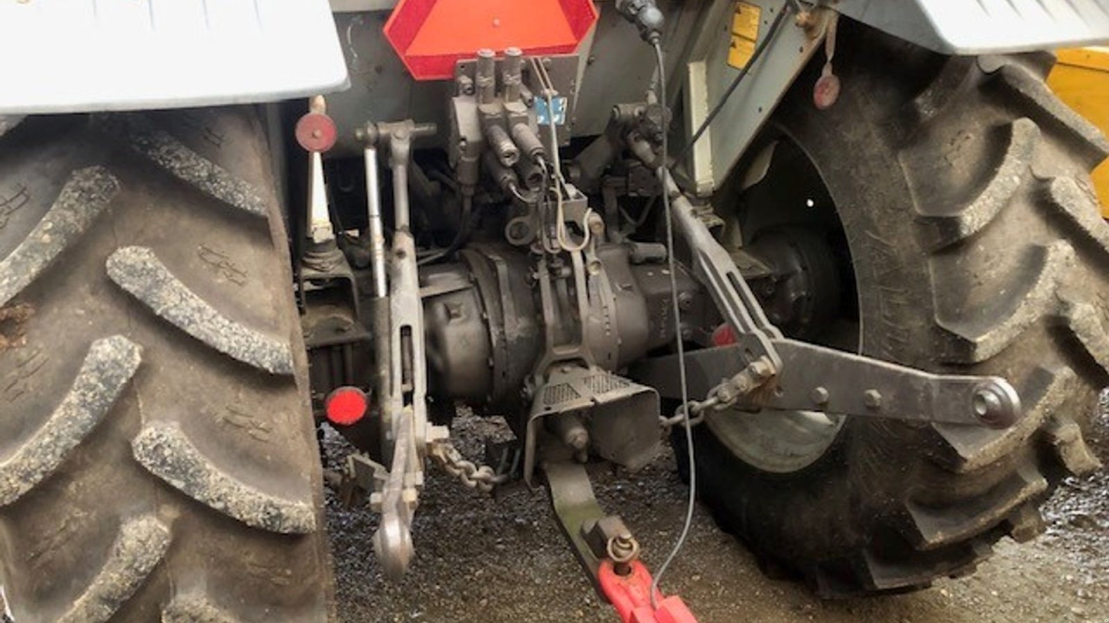 Traktor типа Massey Ferguson 375, Gebrauchtmaschine в Ringe (Фотография 6)