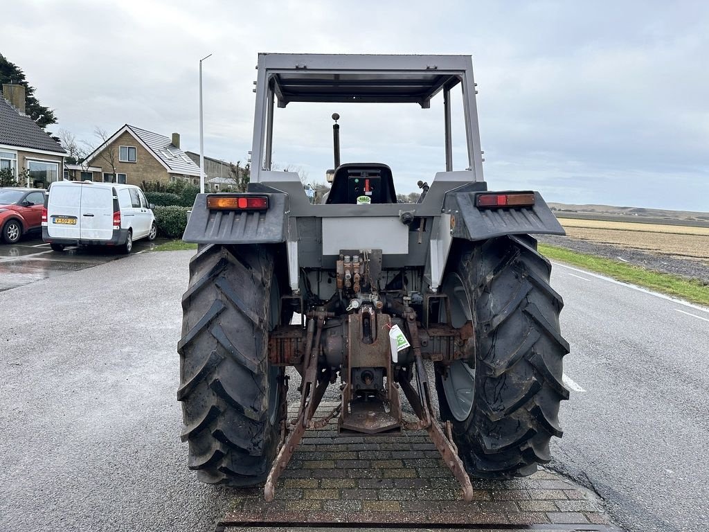 Traktor des Typs Massey Ferguson 375, Gebrauchtmaschine in Callantsoog (Bild 11)