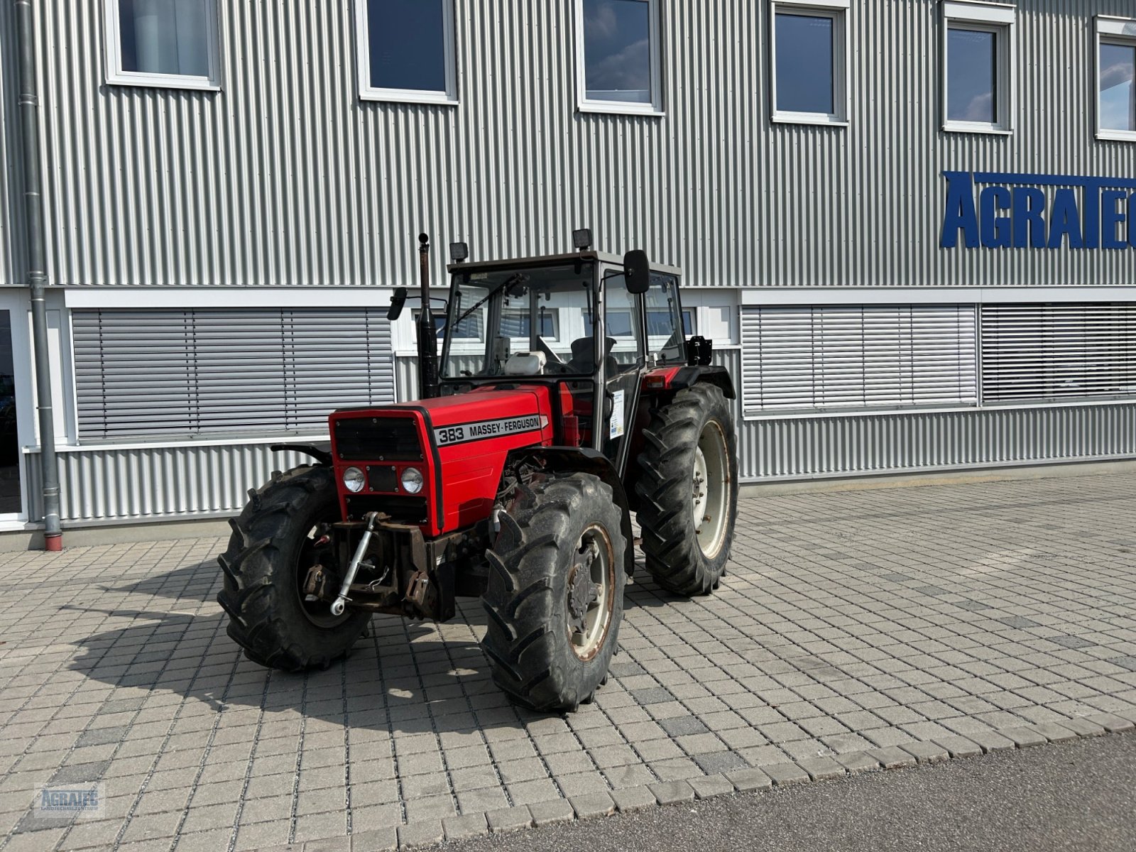 Traktor Türe ait Massey Ferguson 383 A, Gebrauchtmaschine içinde Salching bei Straubing (resim 1)