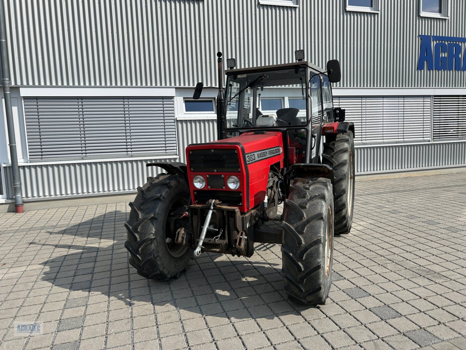 Traktor Türe ait Massey Ferguson 383 A, Gebrauchtmaschine içinde Salching bei Straubing (resim 2)