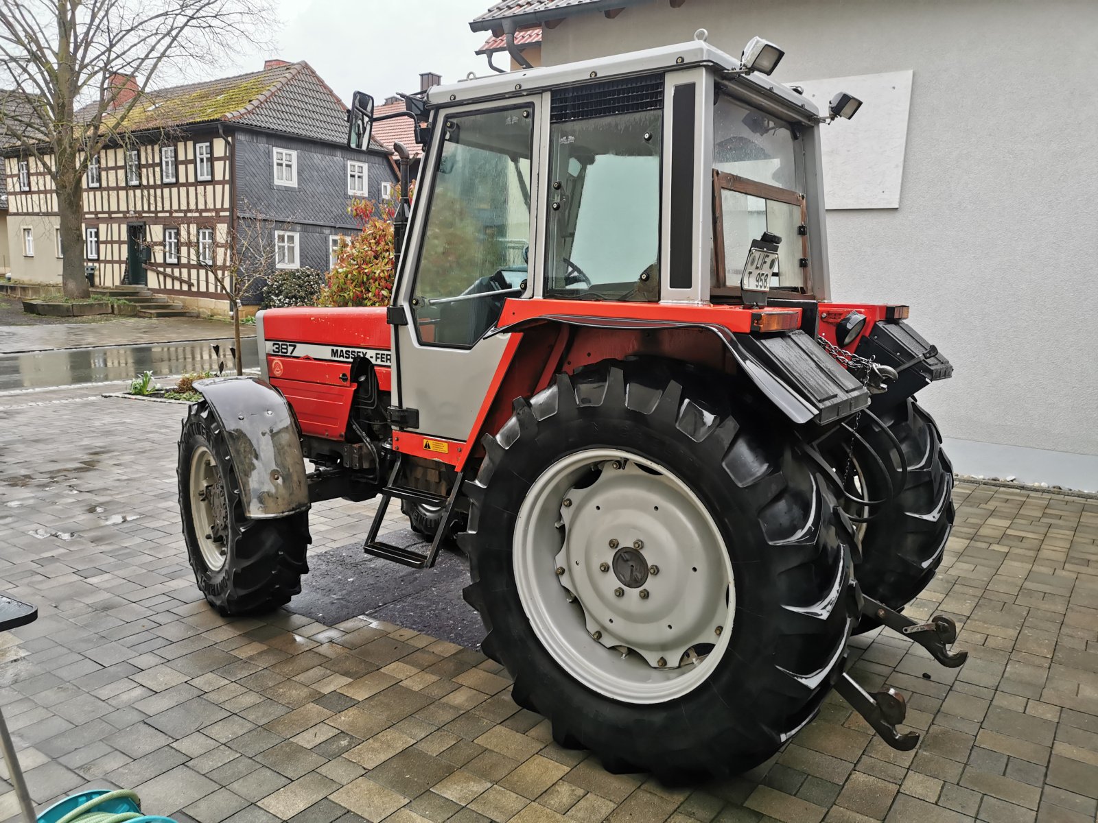 Traktor des Typs Massey Ferguson 387, Gebrauchtmaschine in Bad Staffelstein (Bild 1)