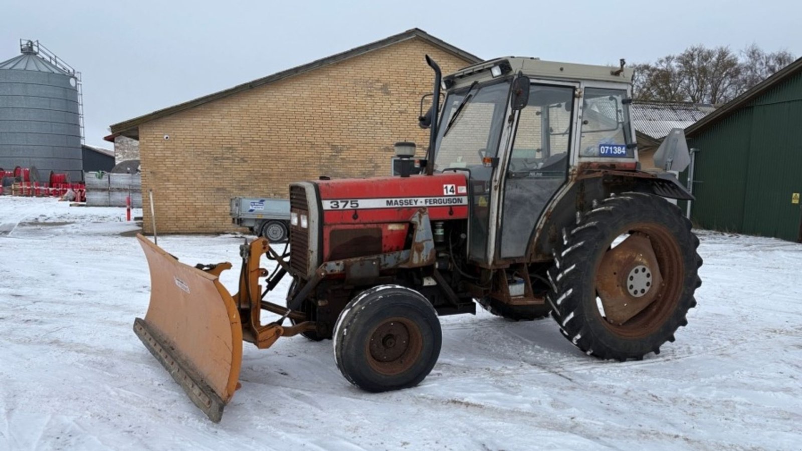 Traktor van het type Massey Ferguson 390-375-365 og 362 4 WD 4 stk  MF 300 serien, Gebrauchtmaschine in Skive (Foto 5)