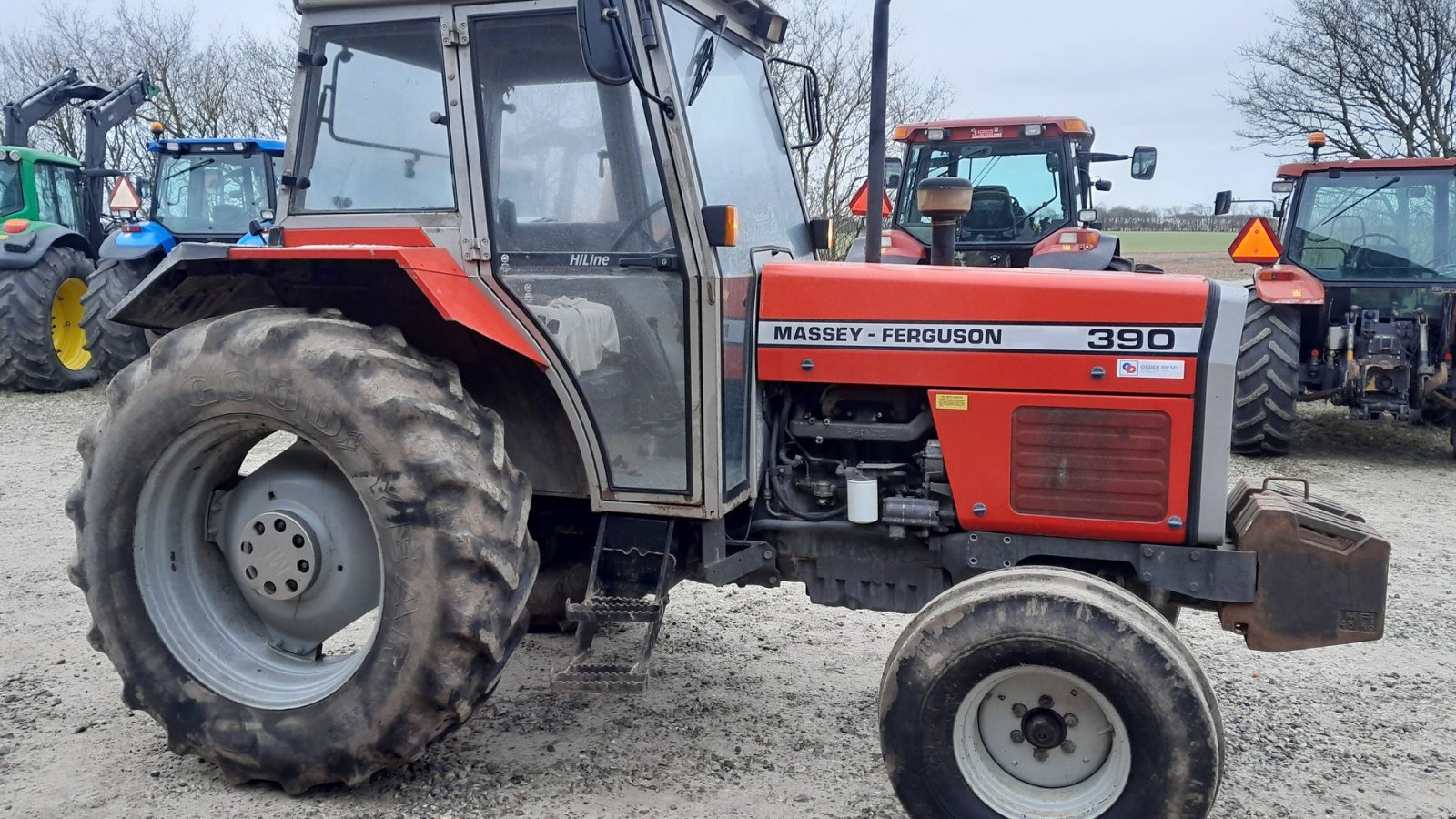 Traktor van het type Massey Ferguson 390-375-365 og 362 4 WD 4 stk  MF 300 serien, Gebrauchtmaschine in Skive (Foto 2)