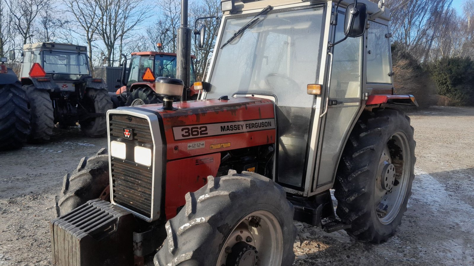Traktor of the type Massey Ferguson 390-375-365 og 362 4 WD 5 stk  MF 300 serien, Gebrauchtmaschine in Skive (Picture 1)