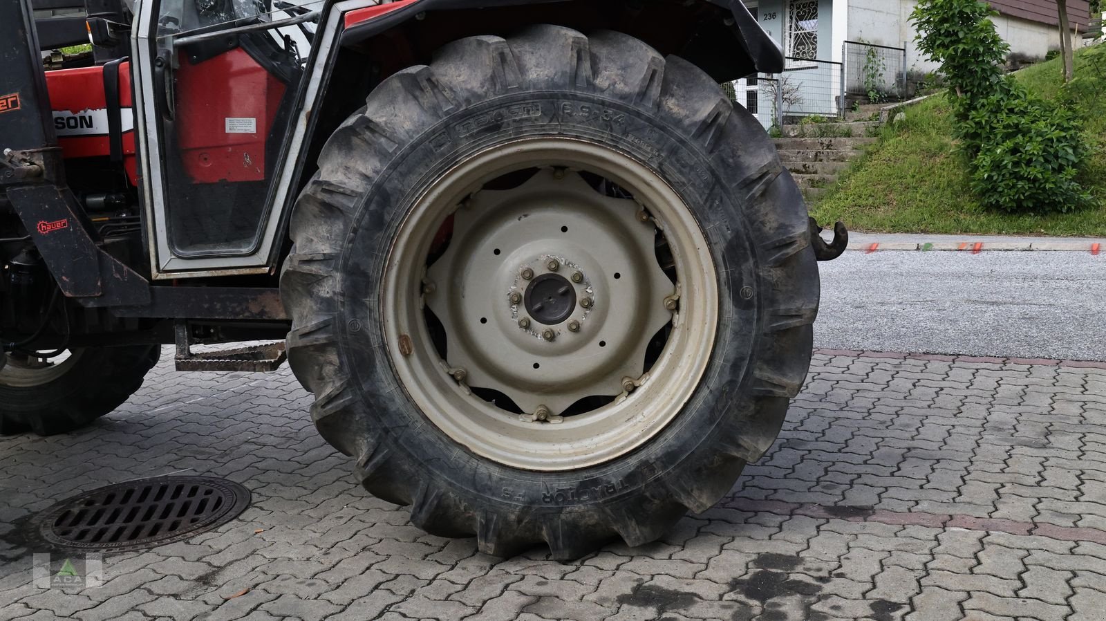 Traktor типа Massey Ferguson 393-4, Gebrauchtmaschine в Markt Hartmannsdorf (Фотография 5)