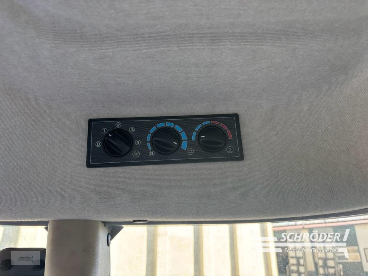 Traktor типа Massey Ferguson 3AL.105 CAB FLATFLOOR EFFICIENT, Neumaschine в Wildeshausen (Фотография 5)