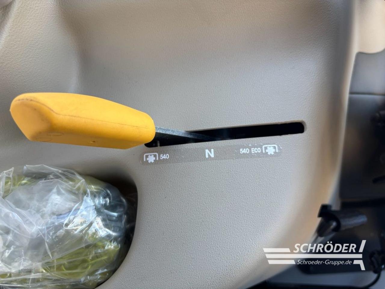 Traktor типа Massey Ferguson 3AL.105 CAB FLATFLOOR EFFICIENT, Neumaschine в Wildeshausen (Фотография 11)