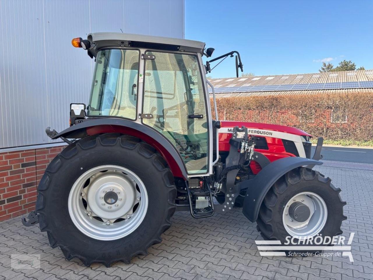 Traktor типа Massey Ferguson 3AL.105 CAB FLATFLOOR EFFICIENT, Neumaschine в Wildeshausen (Фотография 12)