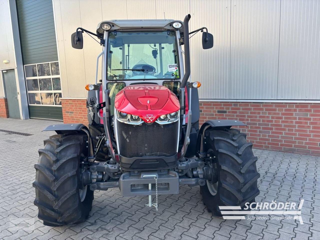 Traktor типа Massey Ferguson 3AL.105 CAB FLATFLOOR EFFICIENT, Neumaschine в Wildeshausen (Фотография 15)
