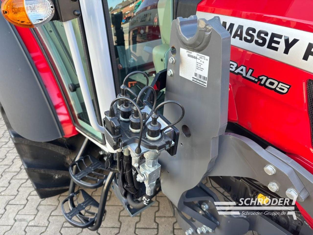 Traktor типа Massey Ferguson 3AL.105 CAB FLATFLOOR EFFICIENT, Neumaschine в Wildeshausen (Фотография 17)