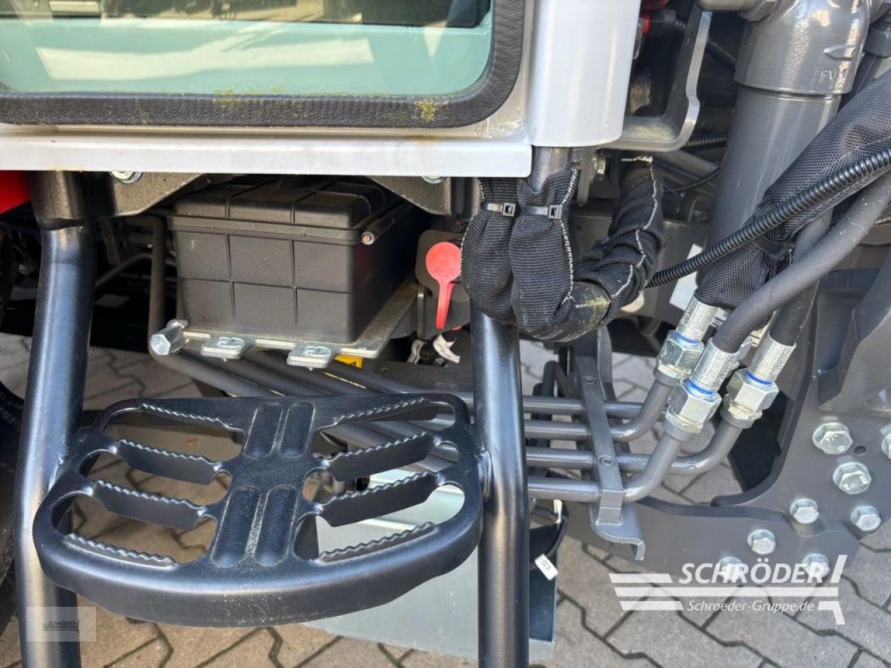 Traktor типа Massey Ferguson 3AL.105 CAB FLATFLOOR EFFICIENT, Neumaschine в Wildeshausen (Фотография 18)