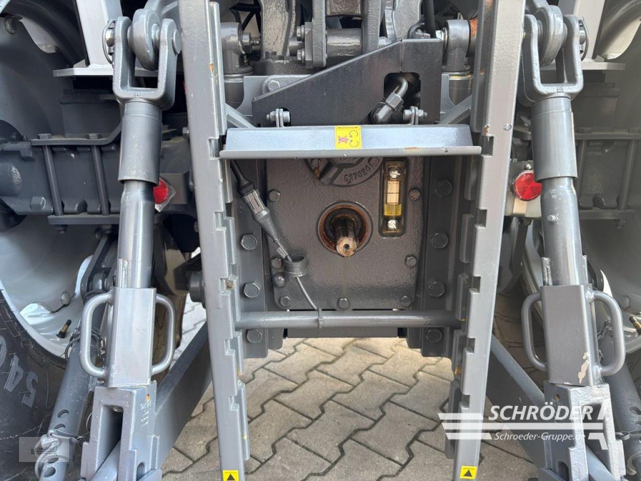 Traktor типа Massey Ferguson 3AL.105 CAB FLATFLOOR EFFICIENT, Neumaschine в Wildeshausen (Фотография 22)