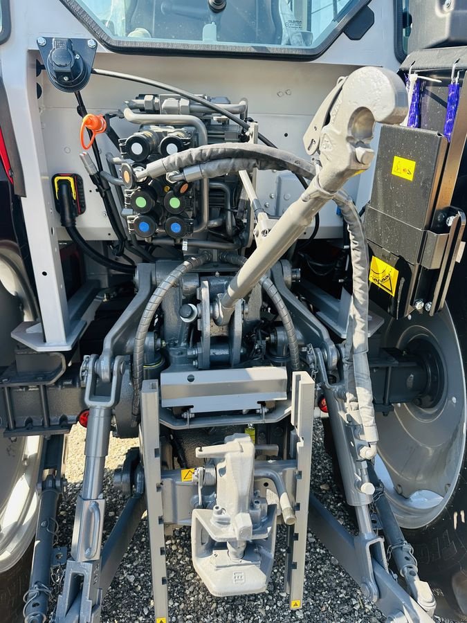 Traktor of the type Massey Ferguson 3AL.95 Efficient, Neumaschine in Hohenruppersdorf (Picture 16)