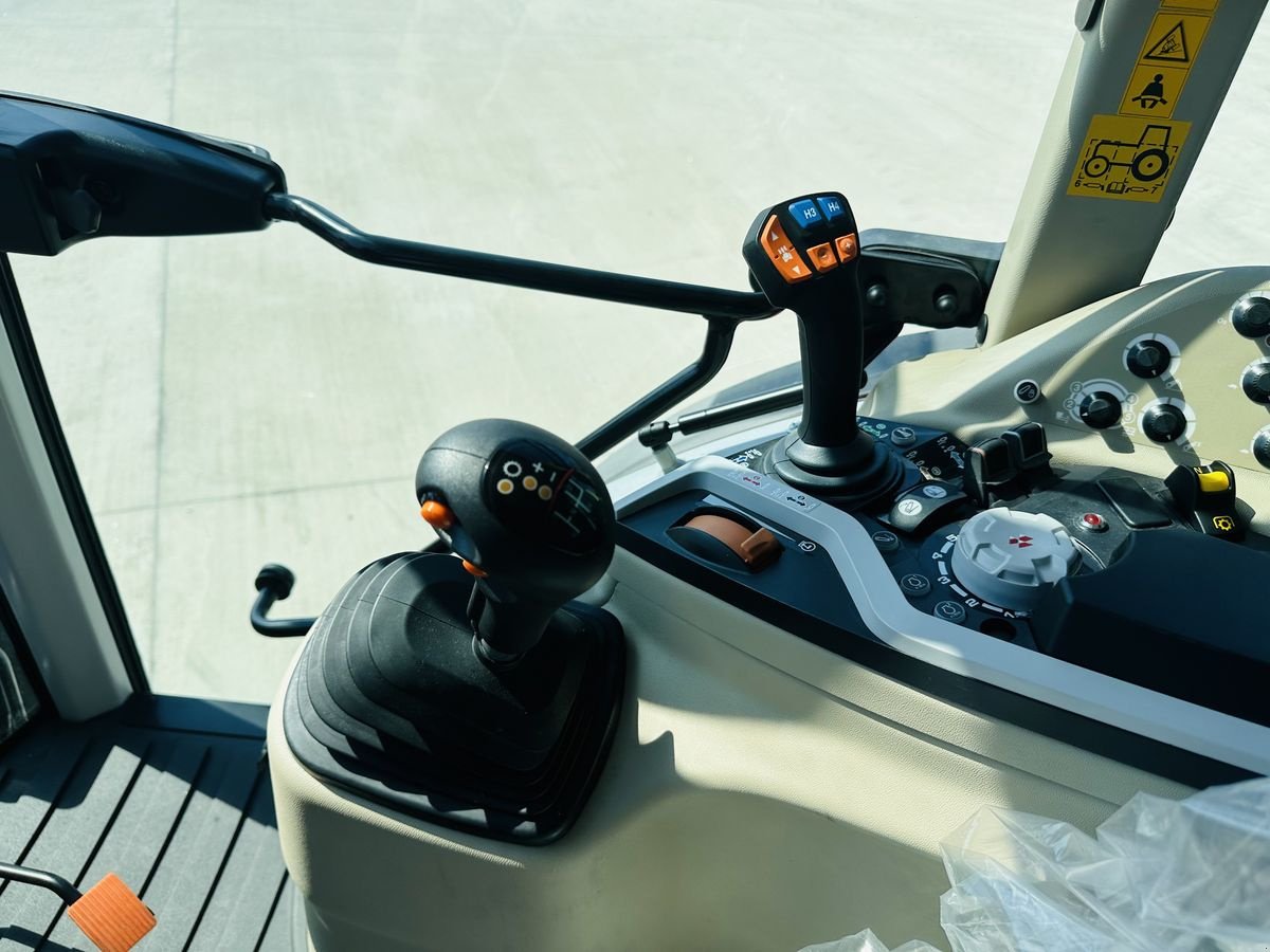 Traktor of the type Massey Ferguson 3AL.95 Efficient, Neumaschine in Hohenruppersdorf (Picture 14)